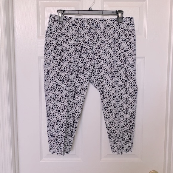 Talbots Tile Print Slim Crop 16WP - Picture 13 of 13